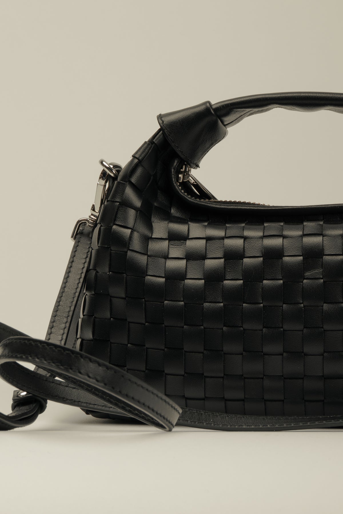 Núnoo Mini Dandy Braided Rain Black Small bag Black